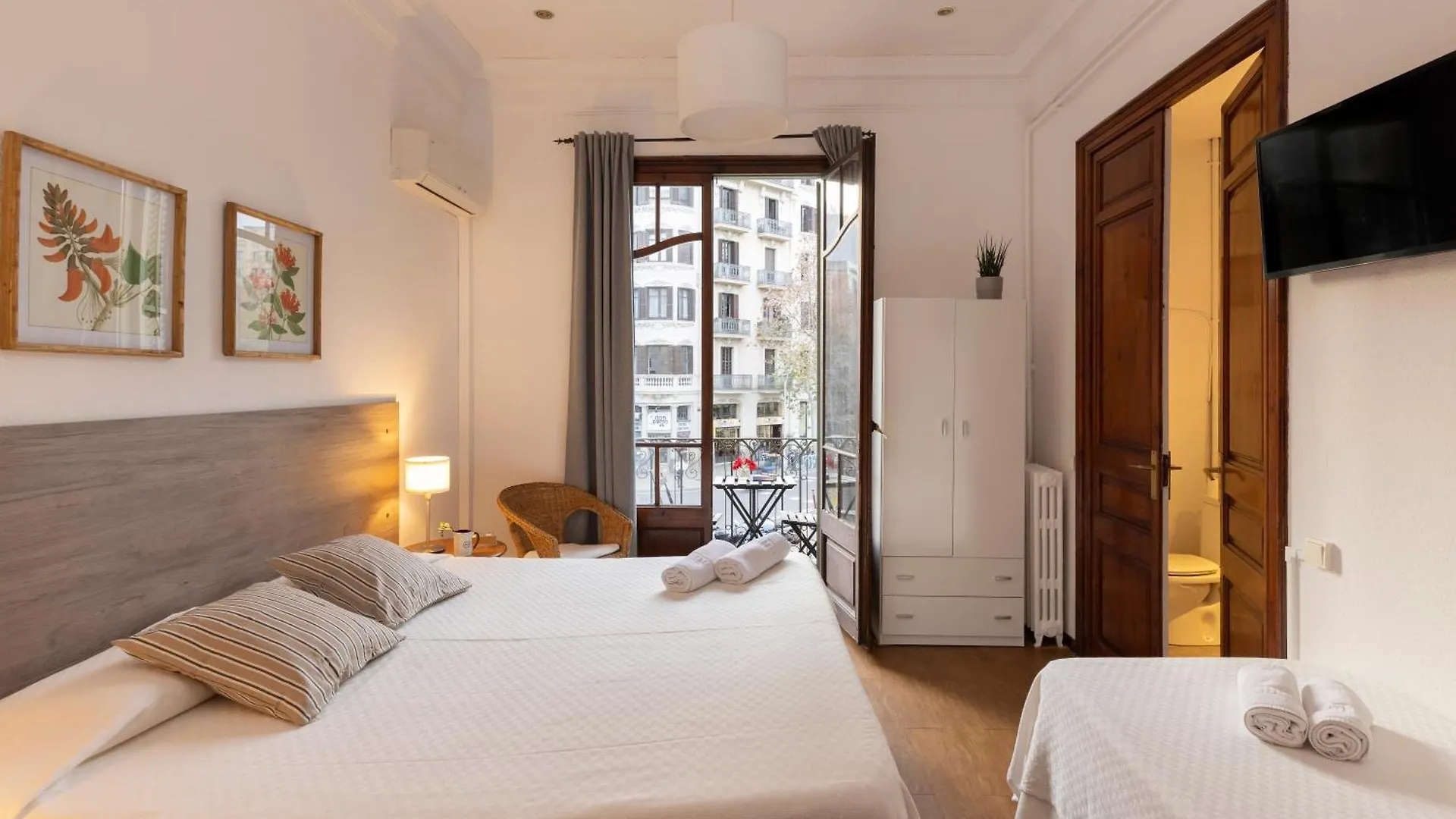 ** Alojamento de Acomodação e Pequeno-almoço Ally'S Bed&Breakfast, Barcelona Espanha
