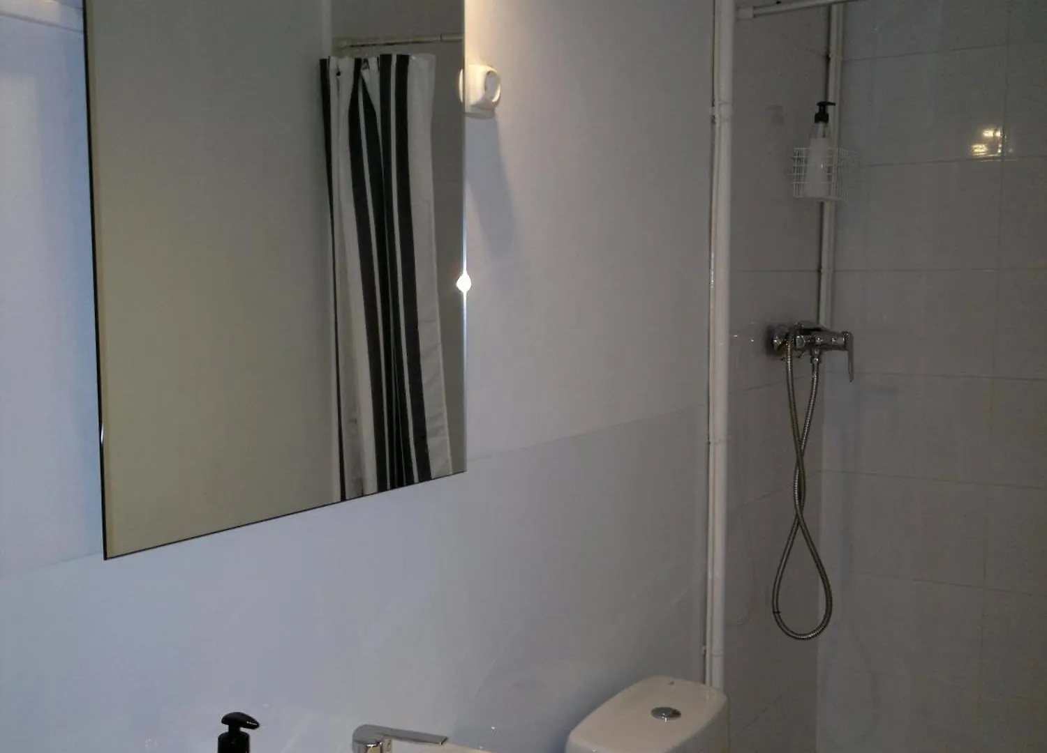 Ally'S Bed&Breakfast, Barcelona Alojamento de Acomodação e Pequeno-almoço